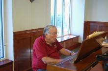 Pete Cottrell on piano (stand-in for Ruth Pryor)